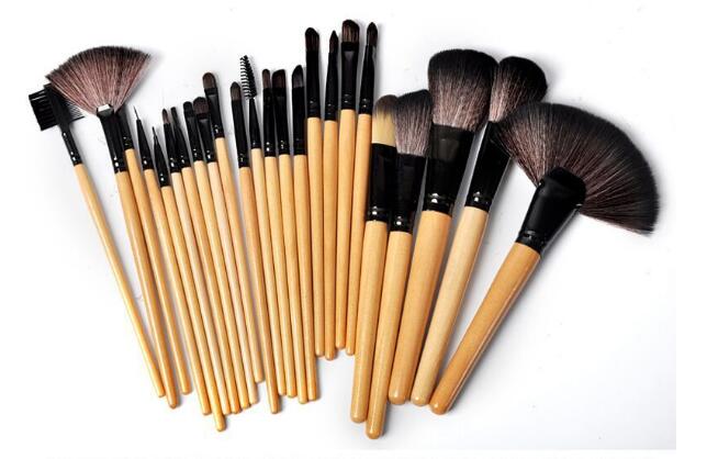 24-Piece Makeup Brush Set with Gift Bag – Face & Eye Brushes