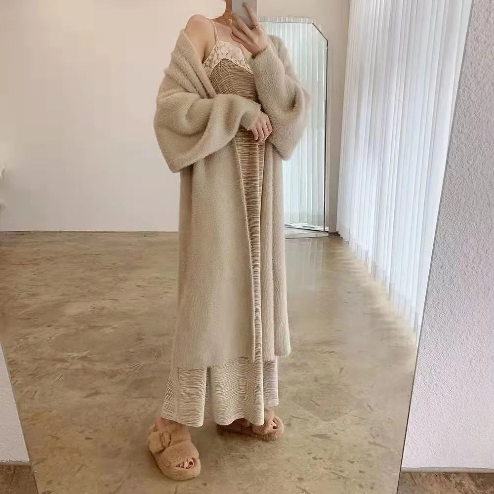 White Long Cardigan Sweater – Women’s Winter 2025