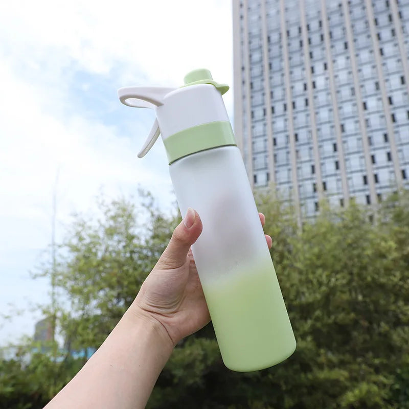 700ml Sports Water Bottle with Spray Mist - BPA Free Fitness Bottle for Gym & Outdoor