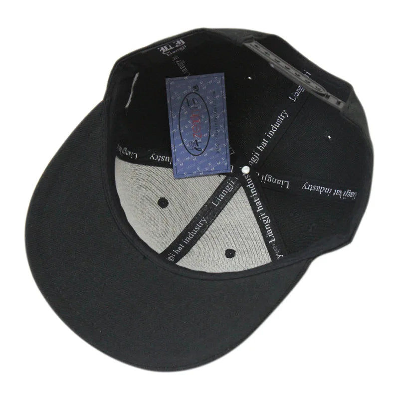 Skull Rivet Flat Brim Cap - Hip-Hop Snapback Baseball Hat for Street Dance & Urban Style
