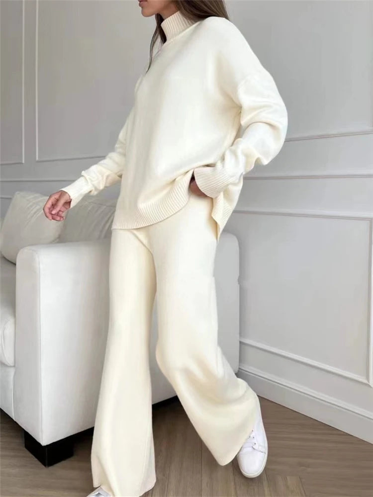 Women’s 2-Piece Knitted Tracksuit – Turtleneck & Joggers