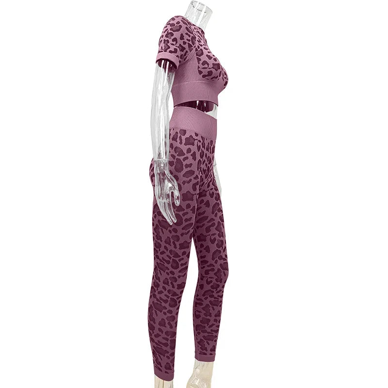 Women's Leopard Print Workout Set - 2-Piece Seamless Gym Outfit for Yoga & Fitness