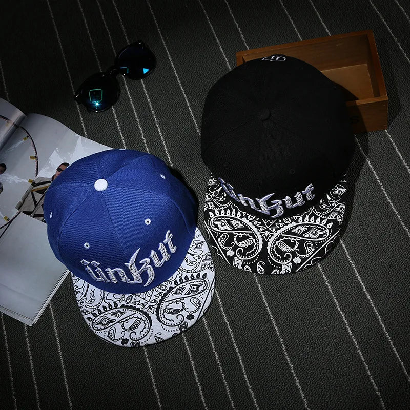 Korean Style Flat Brim Hip-Hop Cap - Unisex Couple Baseball Hat for Streetwear Fashion