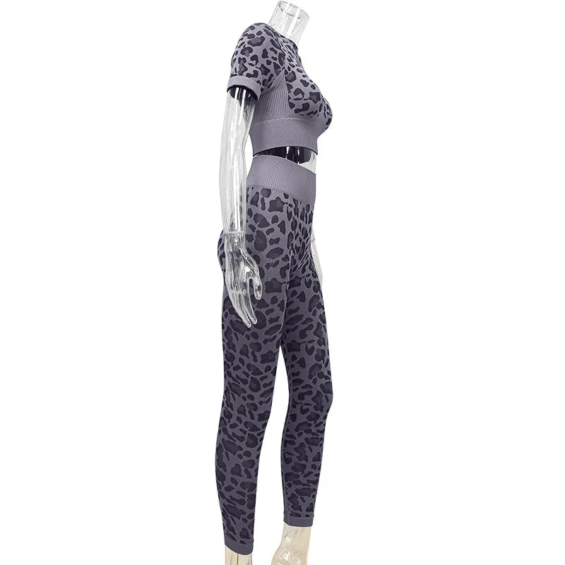 Women's Leopard Print Workout Set - 2-Piece Seamless Gym Outfit for Yoga & Fitness