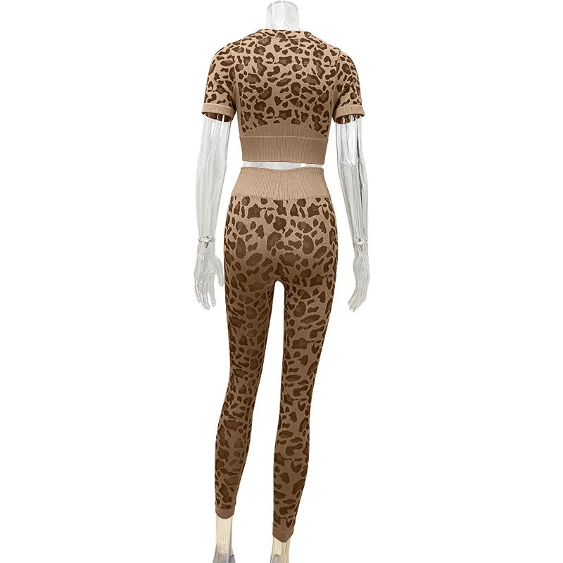 Women's Leopard Print Workout Set - 2-Piece Seamless Gym Outfit for Yoga & Fitness