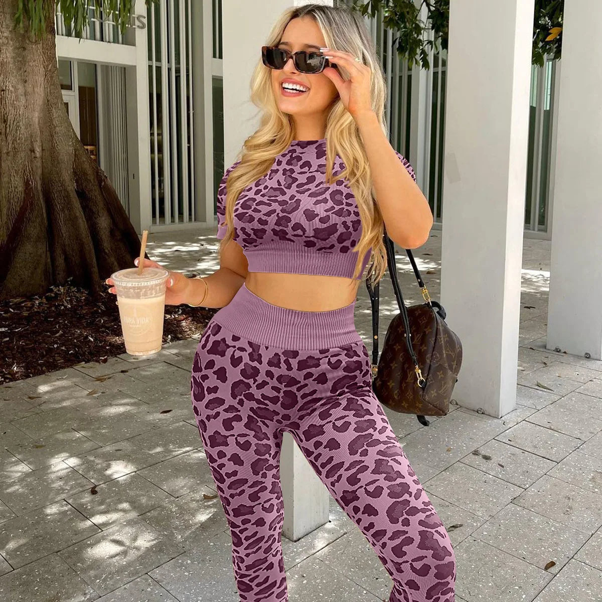 Women's Leopard Print Workout Set - 2-Piece Seamless Gym Outfit for Yoga & Fitness