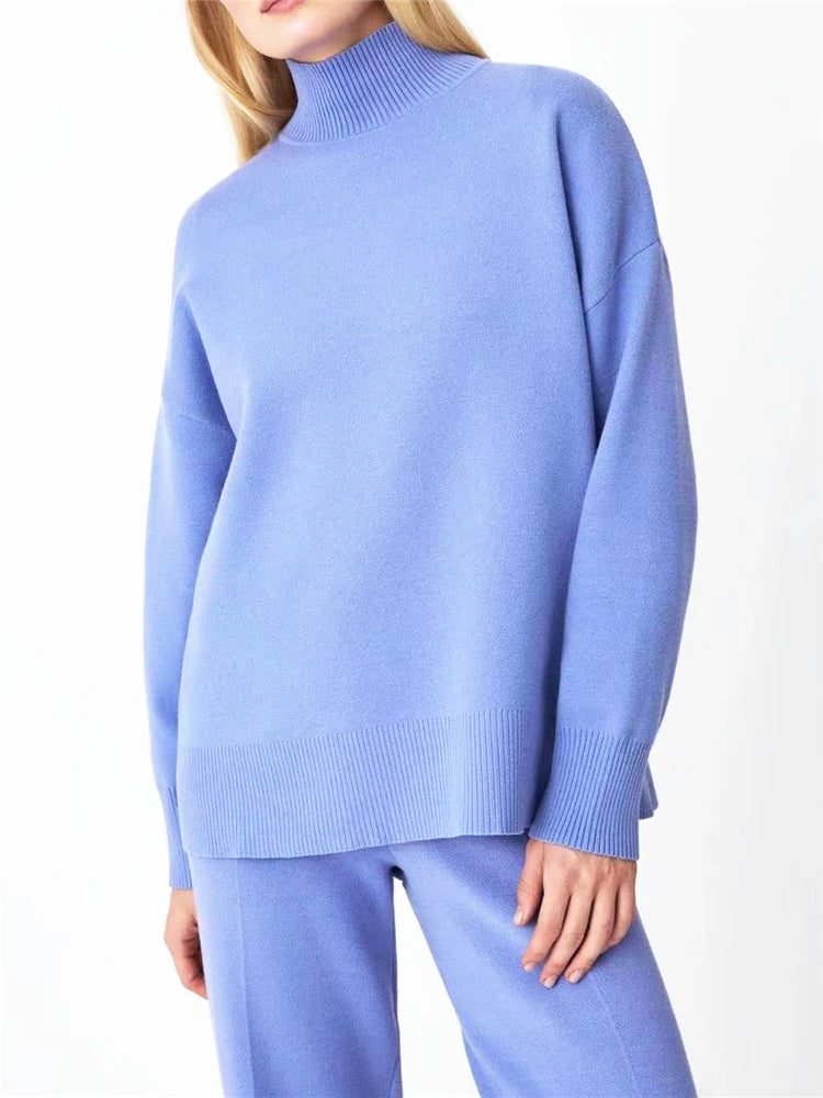 Women’s 2-Piece Knitted Tracksuit – Turtleneck & Joggers