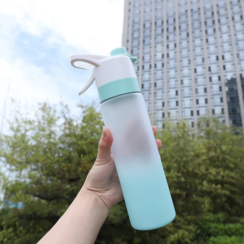 700ml Sports Water Bottle with Spray Mist - BPA Free Fitness Bottle for Gym & Outdoor