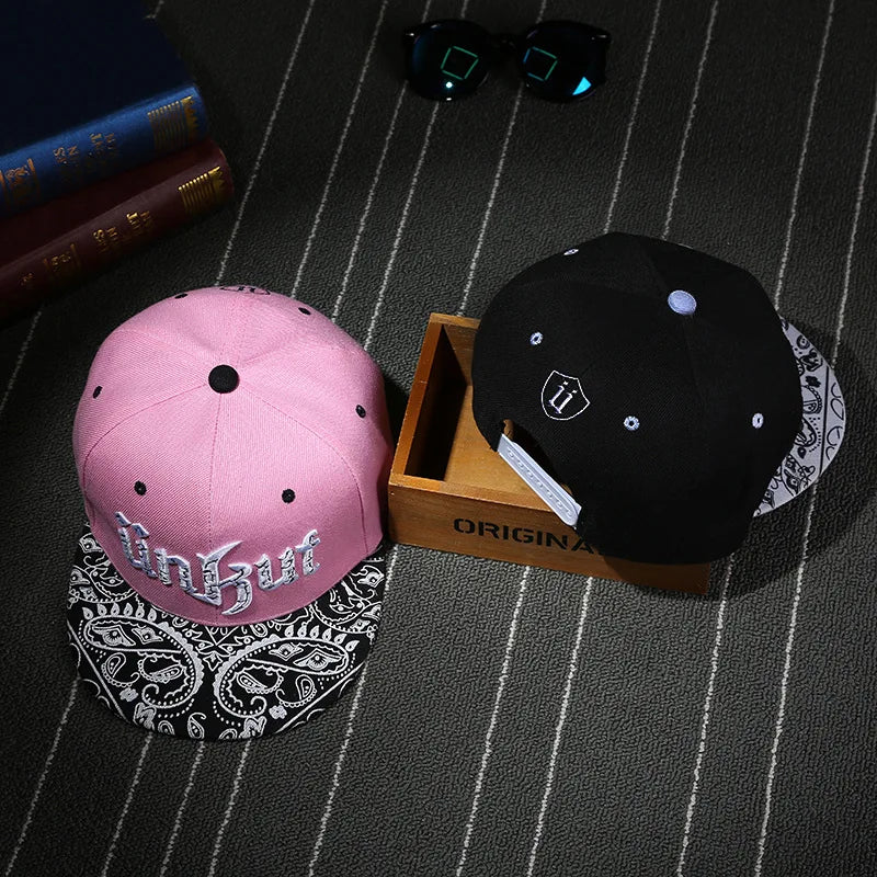 Korean Style Flat Brim Hip-Hop Cap - Unisex Couple Baseball Hat for Streetwear Fashion
