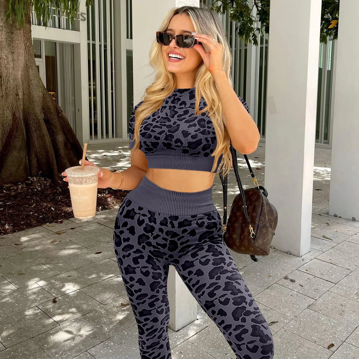 Women's Leopard Print Workout Set - 2-Piece Seamless Gym Outfit for Yoga & Fitness