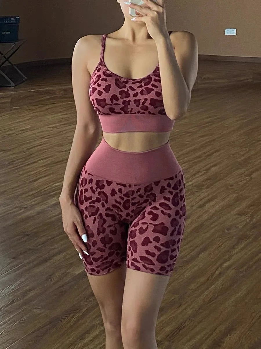 Women's Leopard Print Workout Set - 2-Piece Seamless Gym Outfit for Yoga & Fitness