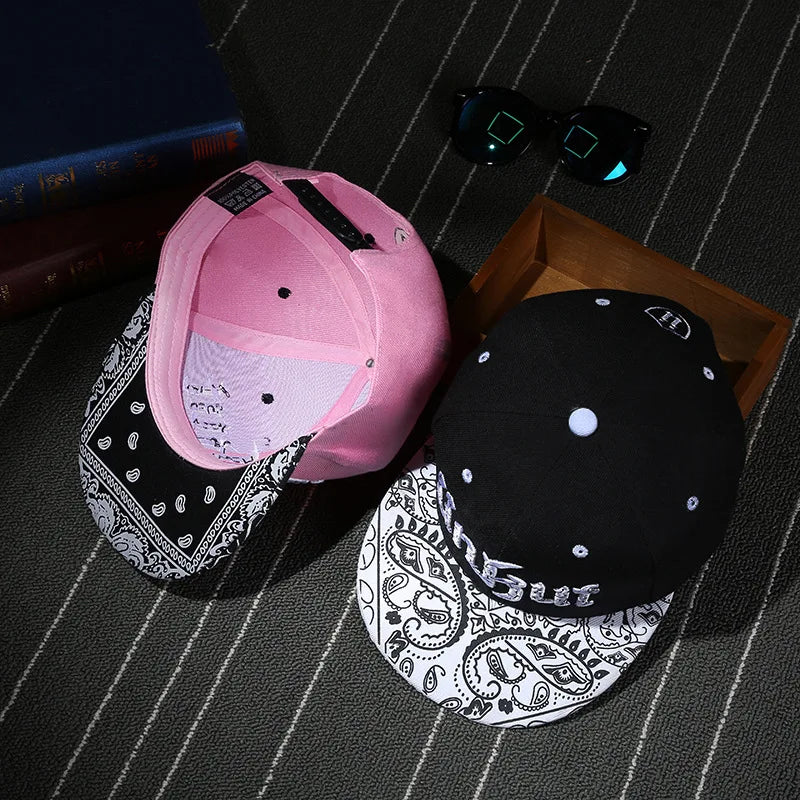 Korean Style Flat Brim Hip-Hop Cap - Unisex Couple Baseball Hat for Streetwear Fashion