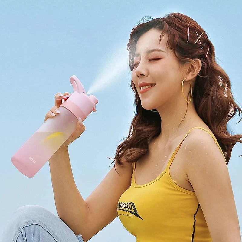 700ml Sports Water Bottle with Spray Mist - BPA Free Fitness Bottle for Gym & Outdoor