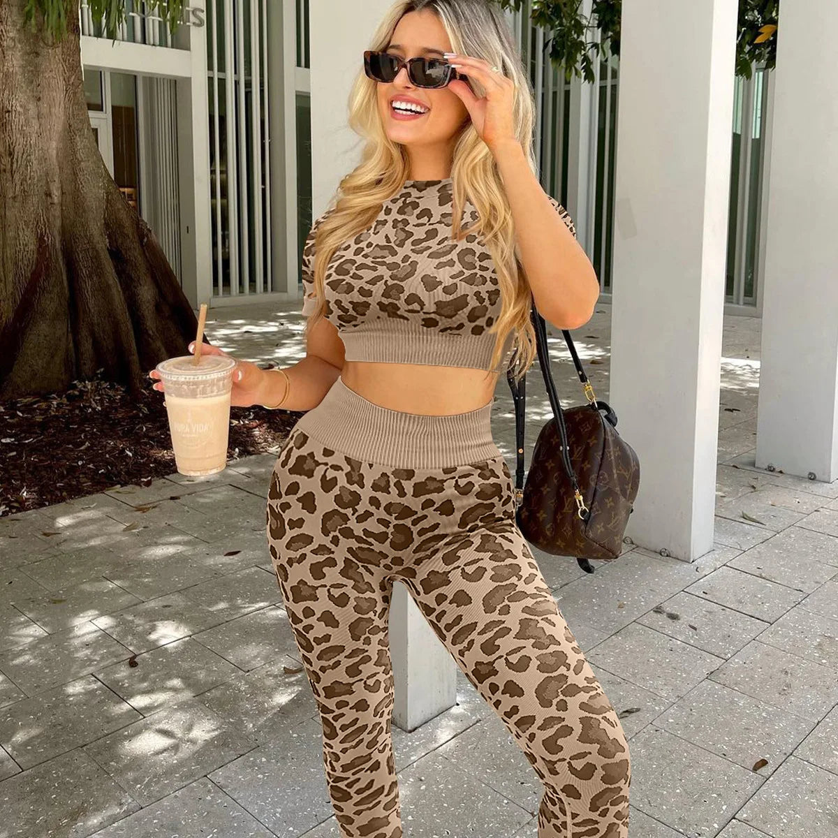 Women's Leopard Print Workout Set - 2-Piece Seamless Gym Outfit for Yoga & Fitness