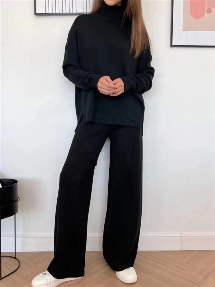 Women’s 2-Piece Knitted Tracksuit – Turtleneck & Joggers