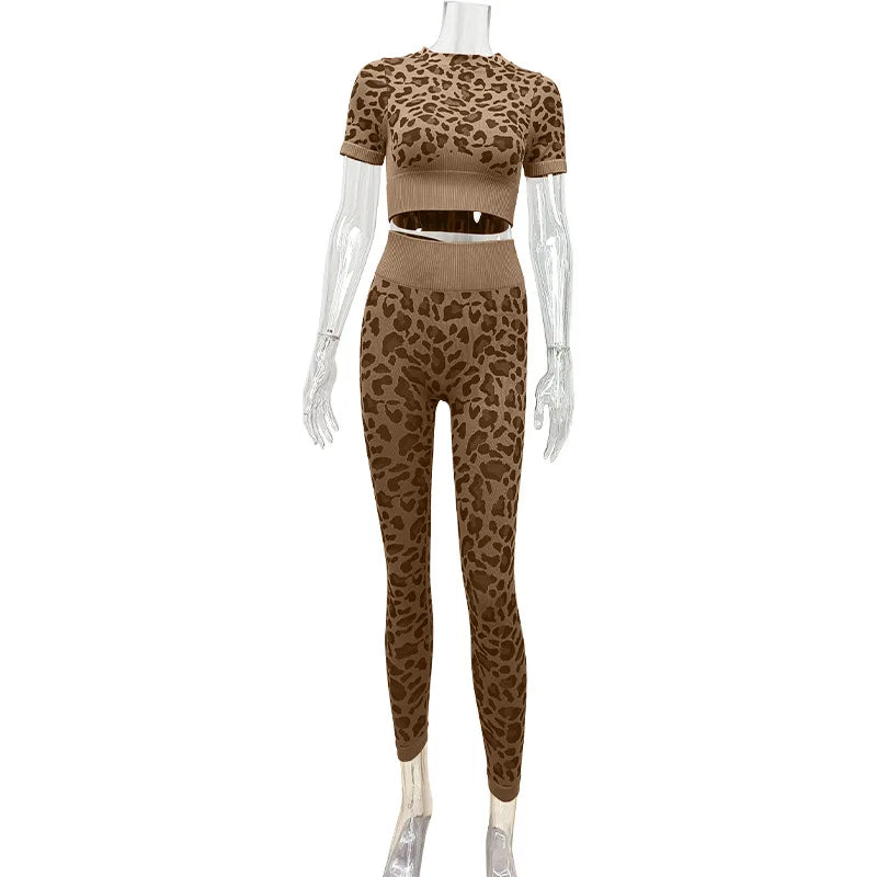 Women's Leopard Print Workout Set - 2-Piece Seamless Gym Outfit for Yoga & Fitness