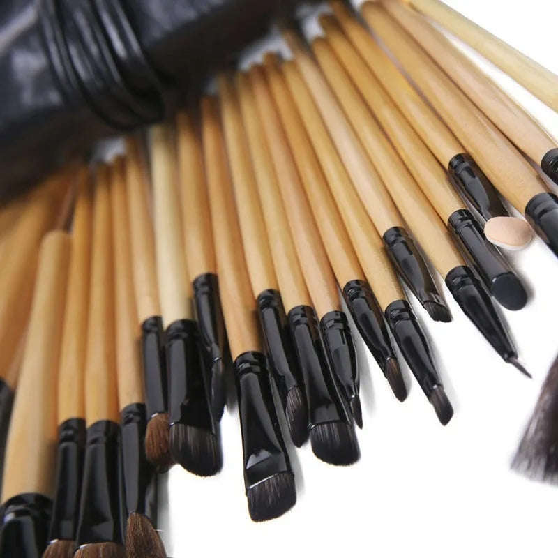 24-Piece Makeup Brush Set with Gift Bag – Face & Eye Brushes